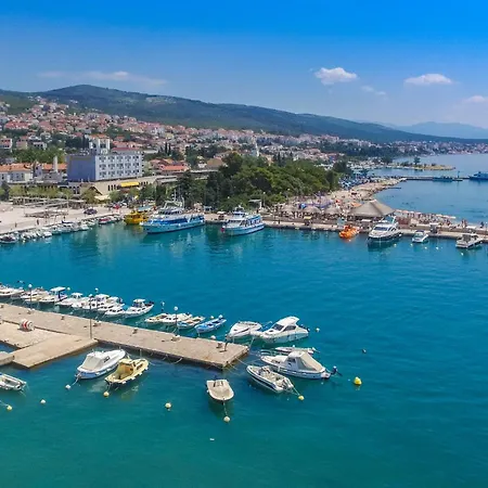 Lorelai - With Private Swimmingpool דירה *