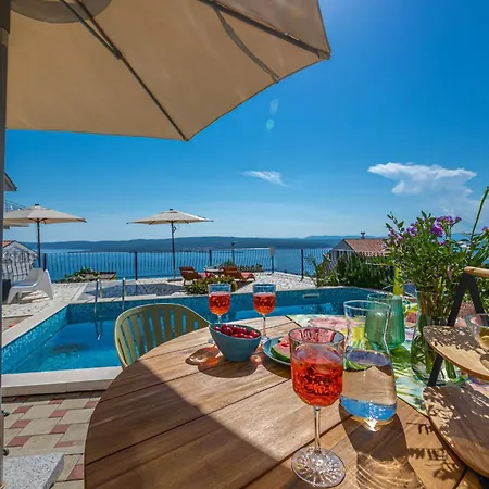 Lorelai - With Private Swimmingpool *