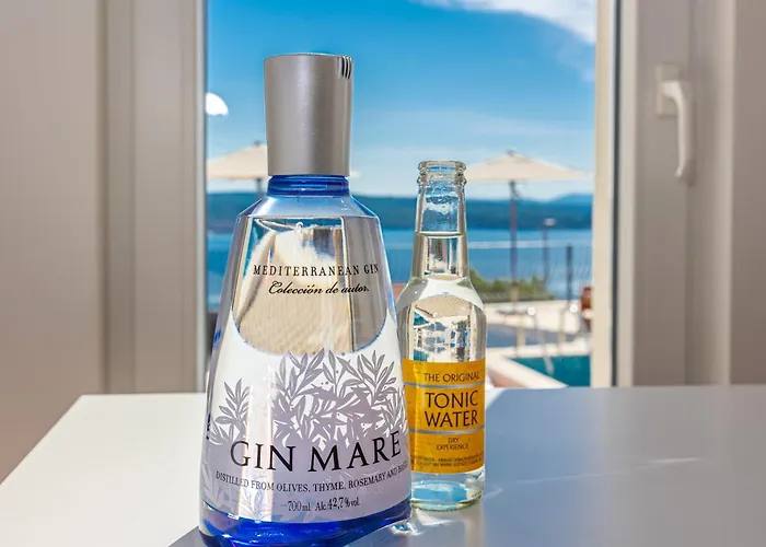 Lorelai - With Private Swimmingpool Цриквеница