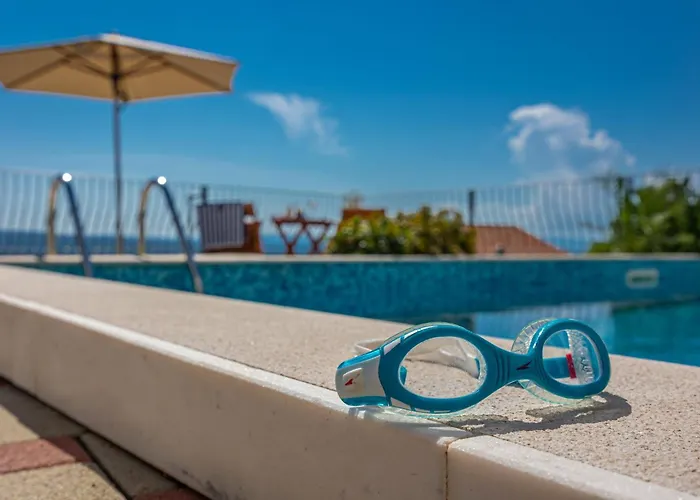 Lorelai - With Private Swimmingpool *