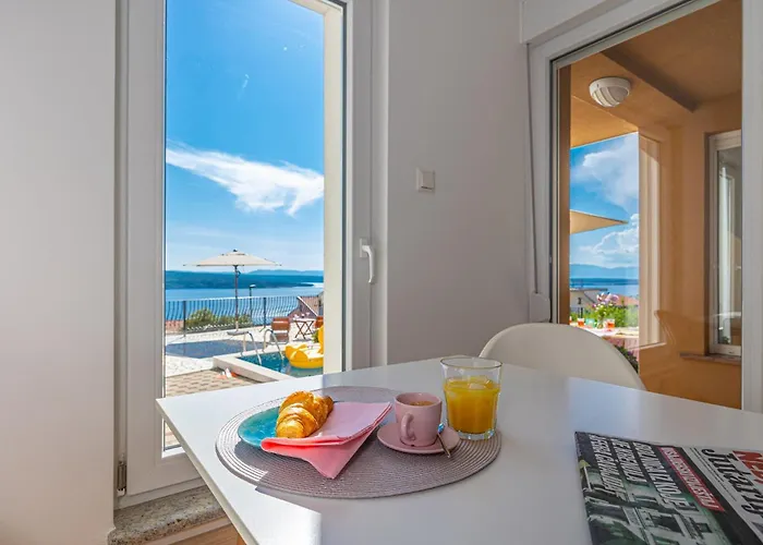 Lorelai - With Private Swimmingpool