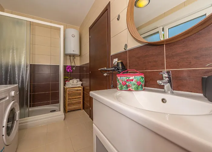 Lorelai - With Private Swimmingpool Apartmán Crikvenica