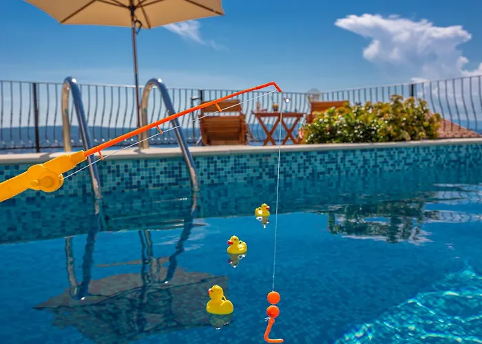 Lorelai - With Private Swimmingpool * Цриквеница