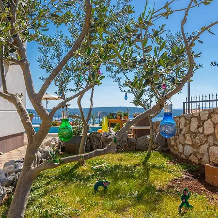 Lorelai - With Private Swimmingpool Crikvenica