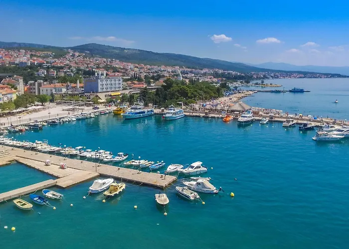 Lorelai - With Private Swimmingpool Apartament *