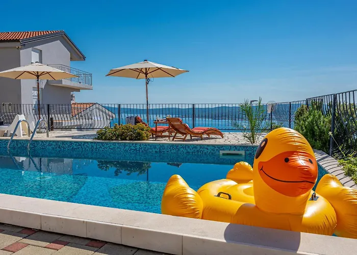 Lorelai - With Private Swimmingpool *