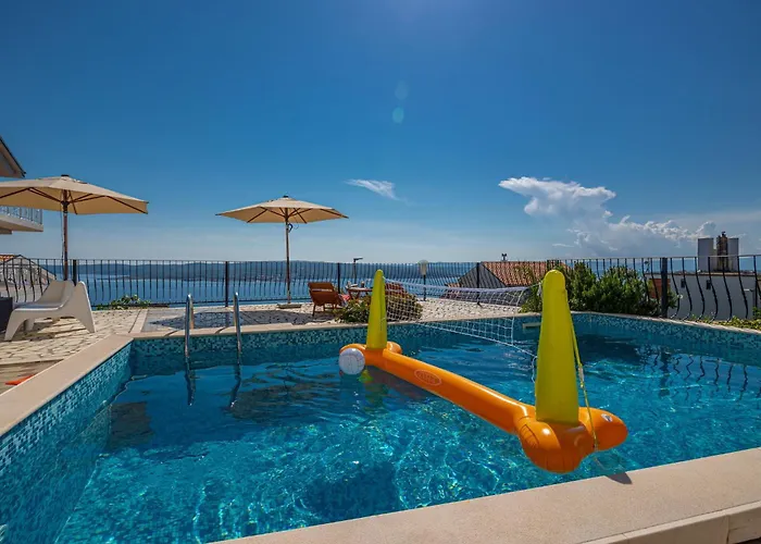 Lorelai - With Private Swimmingpool *